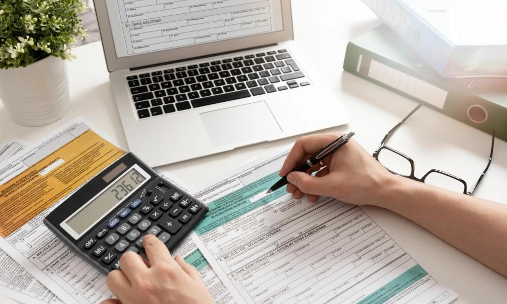 Φορολογικές δηλώσεις: Τι δείχνουν τα πρώτα εκκαθαριστικά – Οι πρώτες επιστροφές φόρου